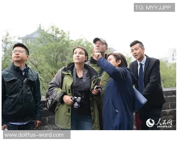 姚明在印度的精彩瞬间展现篮球魅力与文化交融的美丽画面