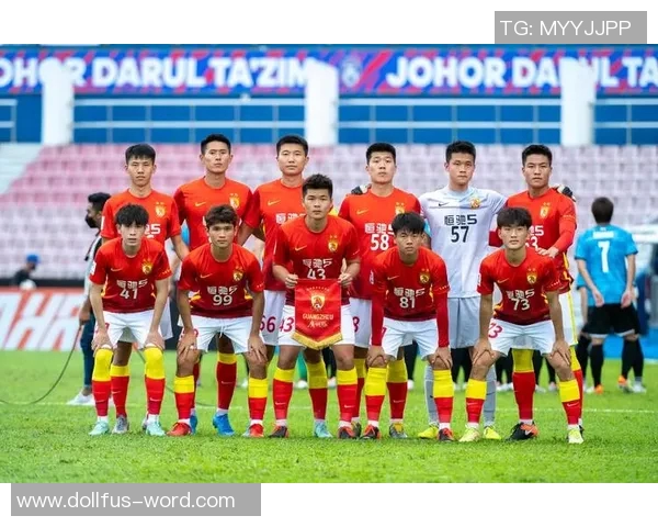 广州足球队技术解析：从战术布局到球员配合的全景分析