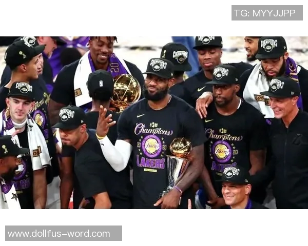 詹姆斯带领湖人逆转猛龙,终结三连败,连续两场得分超过40分